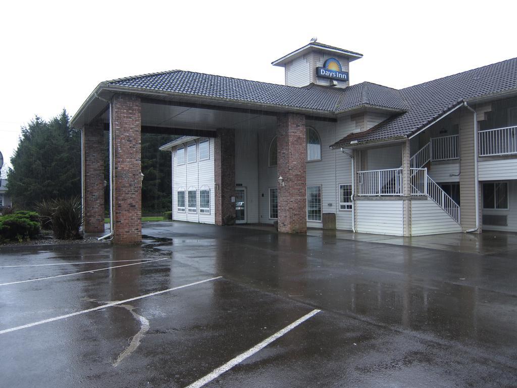Days Inn By Wyndham Ocean Shores Exterior foto