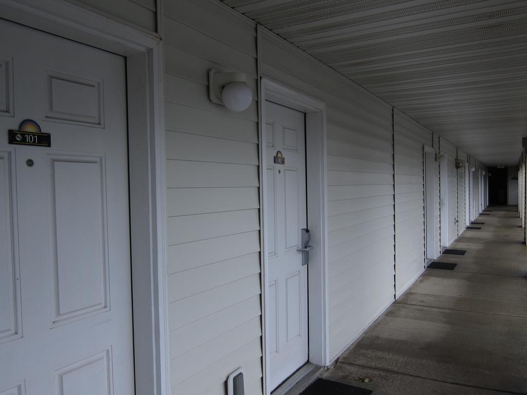Days Inn By Wyndham Ocean Shores Exterior foto